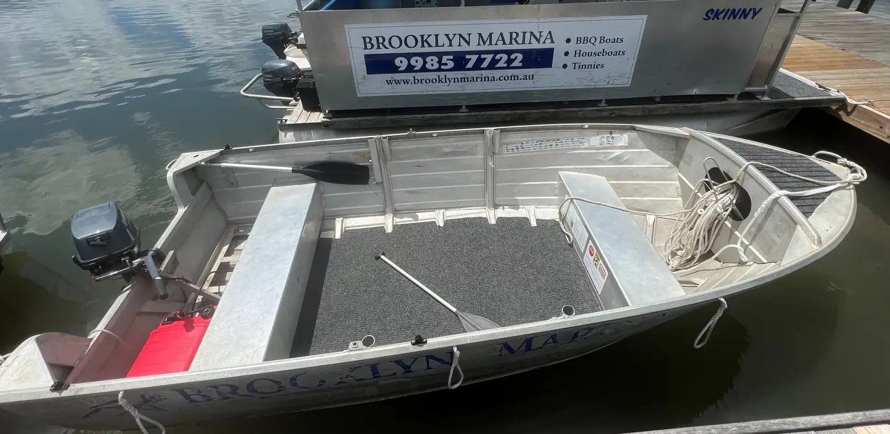 Hire our 8hp Tinnie (max. 4 persons) with your houseboat - $110 per day
